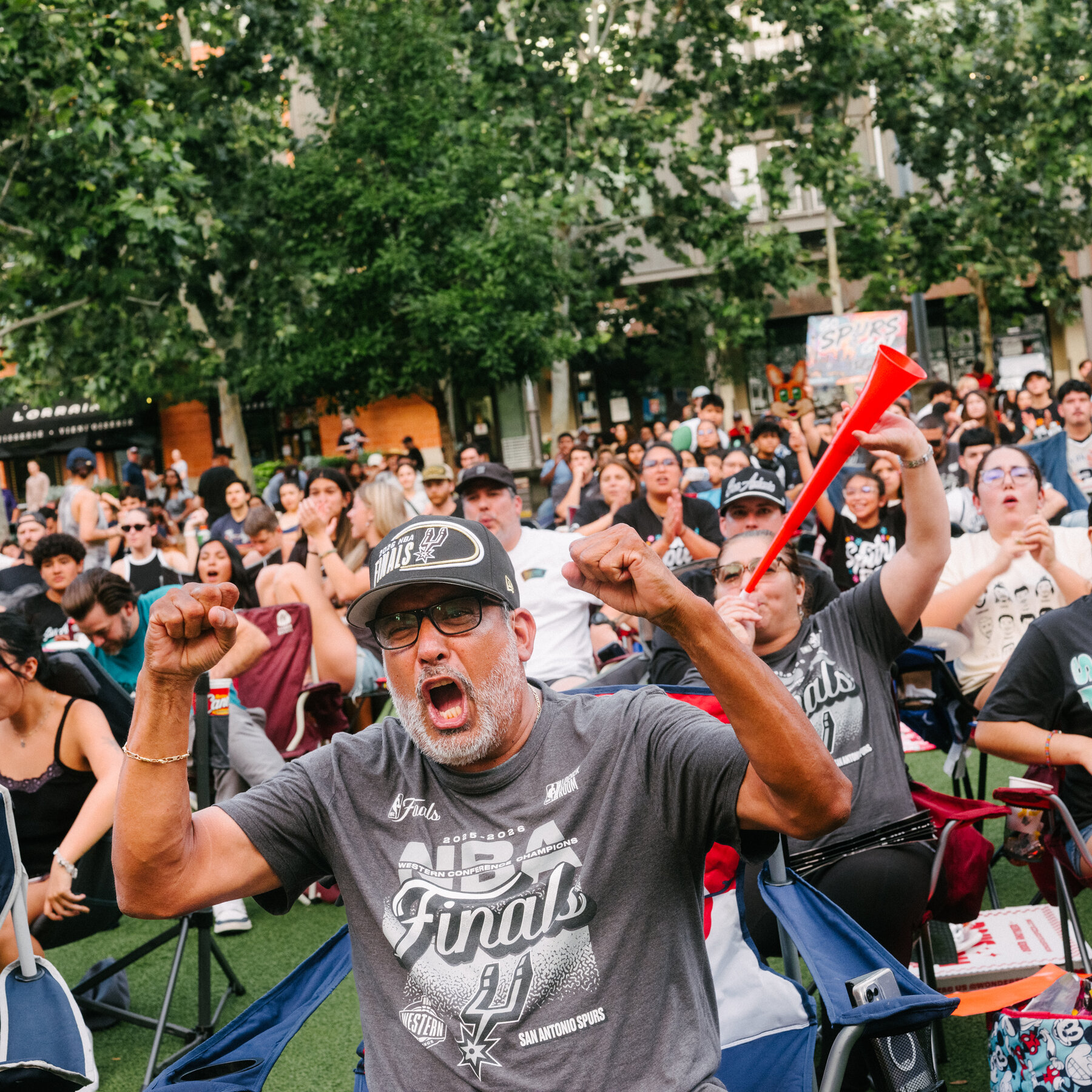 The Knicks Are Hogging the Spotlight. Spurs Fans Aren’t Impressed.